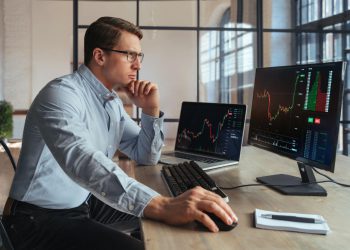 Cardano extends weekly losses beyond 30% despite community activity surge