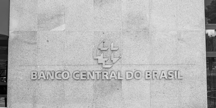 Brazil Proposes Mandatory 24-Hour Hold on Large Crypto Stablecoin Transactions