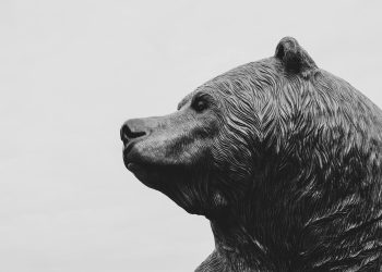 Ethereum Final Dip? Analysts Call For New Low Amid $1,900 Drop